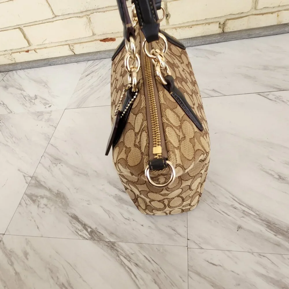 Like New Coach Kelsey Signature Khaki Shoulder Bag Purse - Picture 9 of 15
